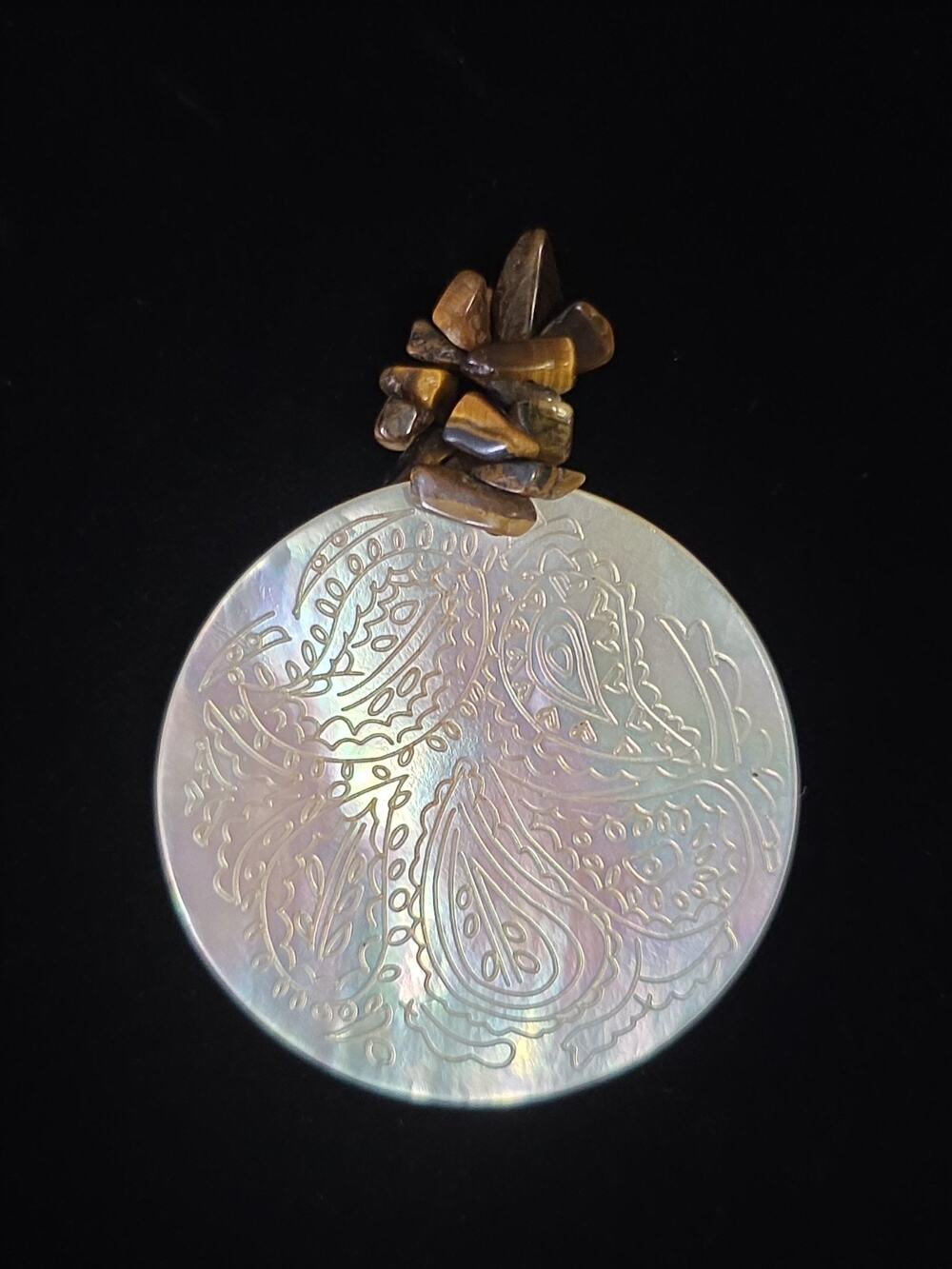 Etched Carved Paisley Design Mother Of Pearl Round Pendant Tiger's Eye Chip Bail